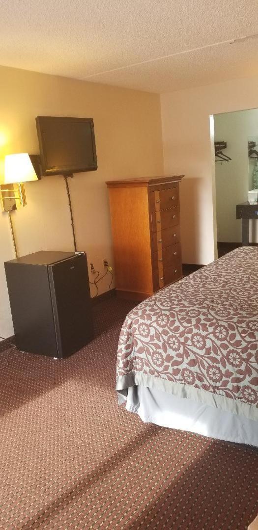 アメリカズ ベスト バリュー イン ホーリー スプリングス Holly Springs エクステリア 写真